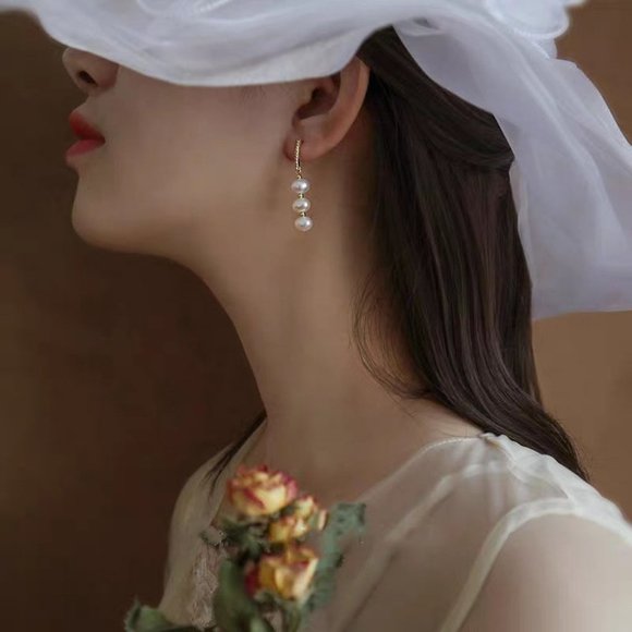 +NEW 18K Gold Diamond Pearl Drop Earrings - Picture 2 of 7